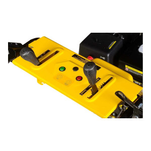Снегоуборщик бензиновый Huter SGC 8100 Снегоуборщик бензиновый Huter SGC 8100